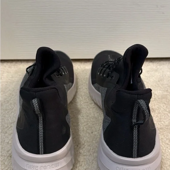 Waterproof Nike Black and White Athletic Shoes - Picture 3 of 6